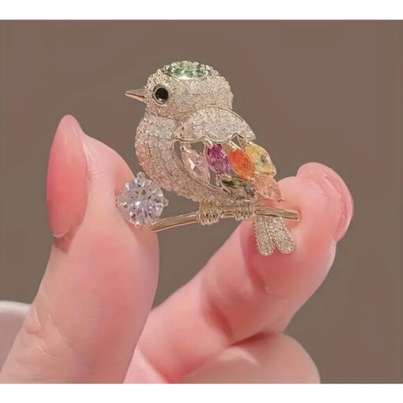New Stunning Small Little Gold Iced Bird Brooch Pin - Picture 1 of 3